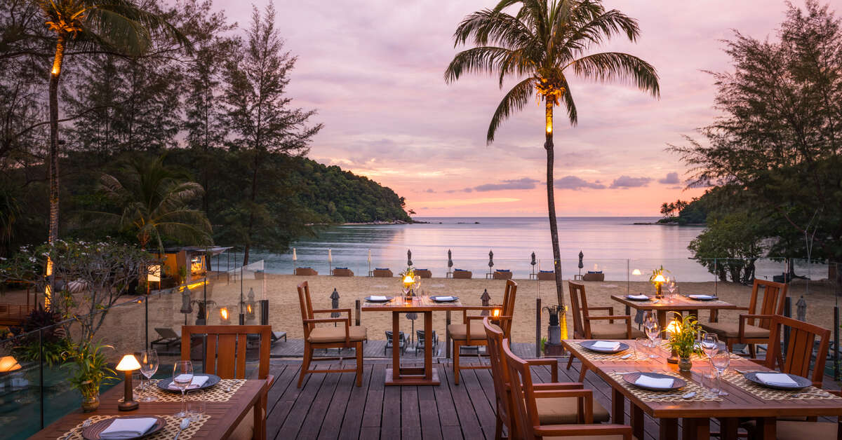 Ein Foto von der Terrasse im Anantara Layan Resort & Spa
