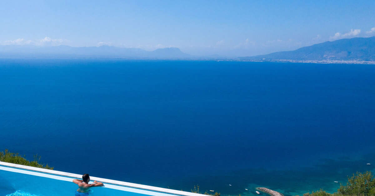 Een foto van het zwembad bij Searocks Exclusive Villas Resort Messinia
