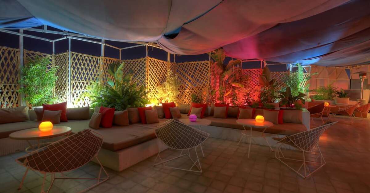 Ein Foto von der Terrasse im Bab Hotel