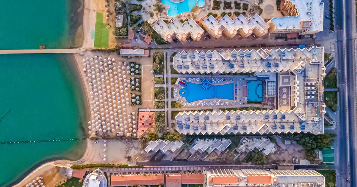 Ein Foto von der Außenansicht des AMC Royal Hotel & Spa