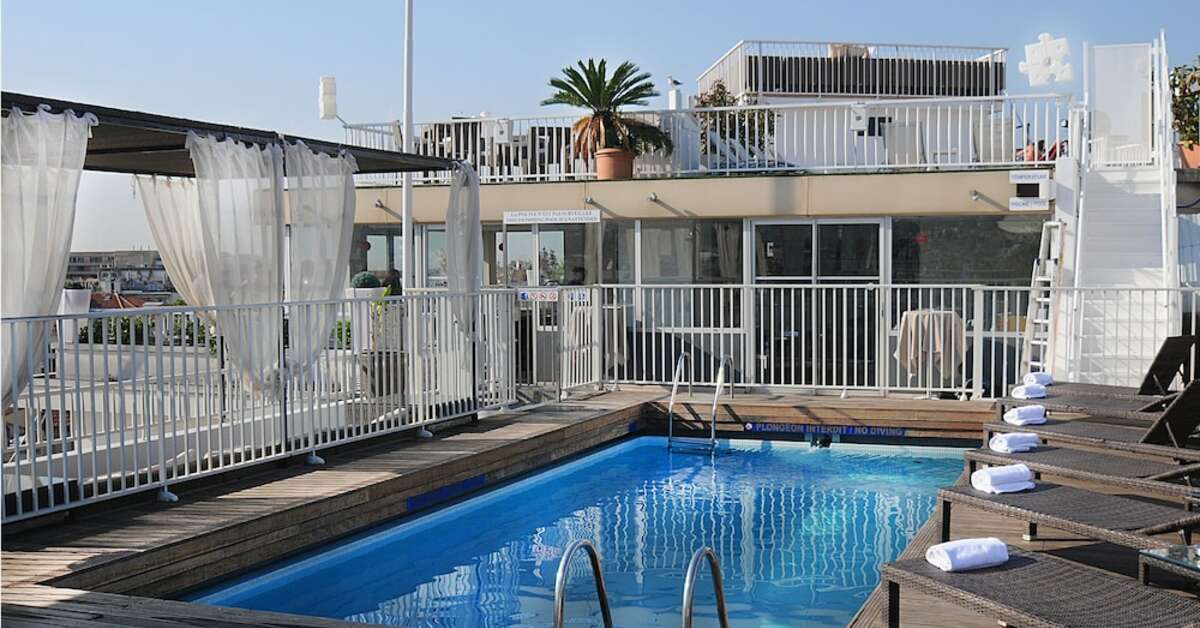 Ein Foto vom Pool im Splendid Hotel & Spa