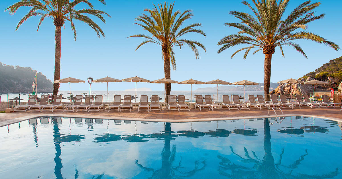 Een foto van het zwembad bij Grupotel Imperio Playa