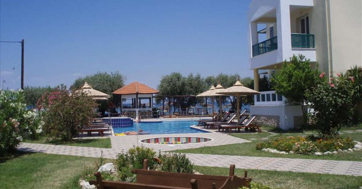 Een foto van het zwembad bij Aegean Sun Studios & Maisonettes
