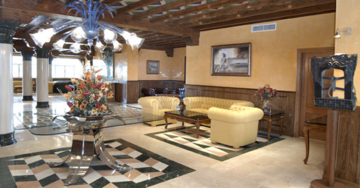 Een foto van het interieur van Hotel Fenix Torremolinos