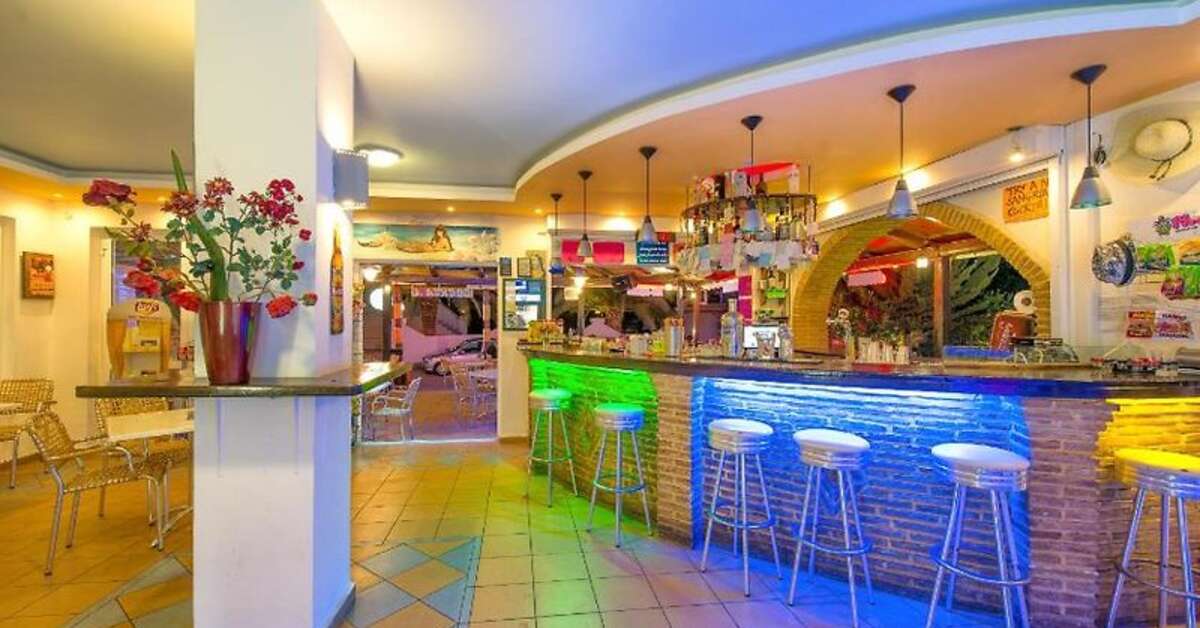 Een foto van de faciliteiten bij Canadian Hotel