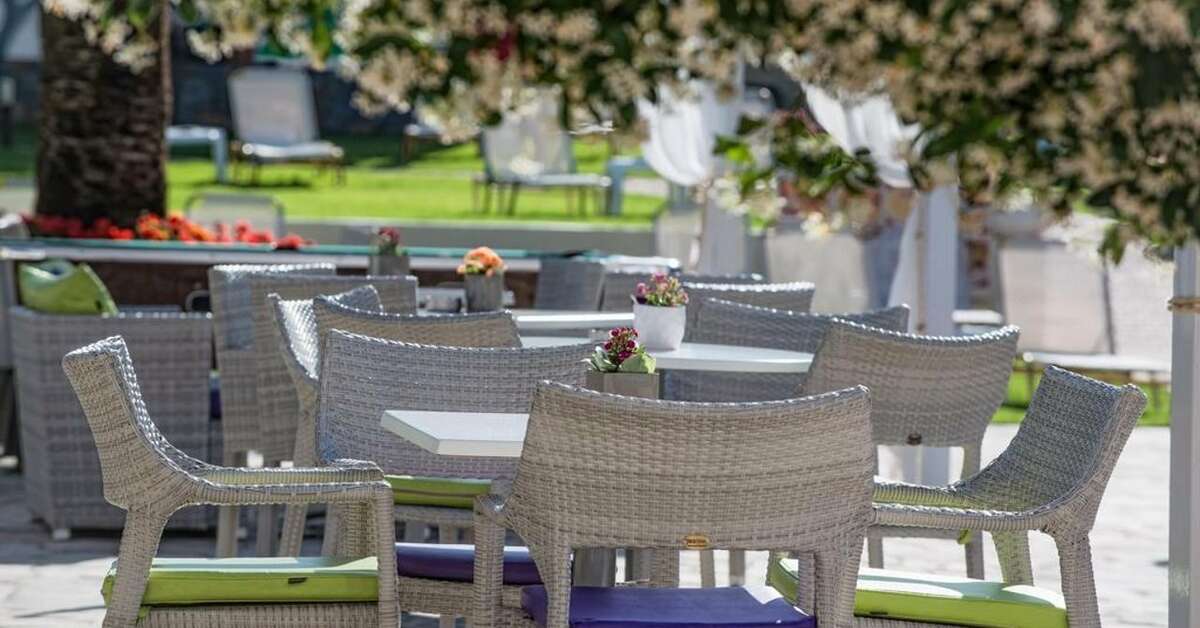 Een foto van het terras bij Kristalli Hotel Appartementen
