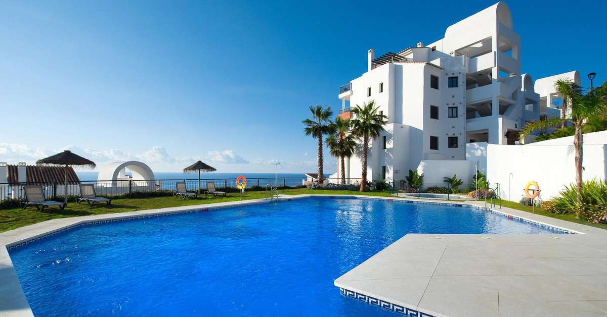 Een foto van het zwembad bij Olee Nerja Holiday Rentals