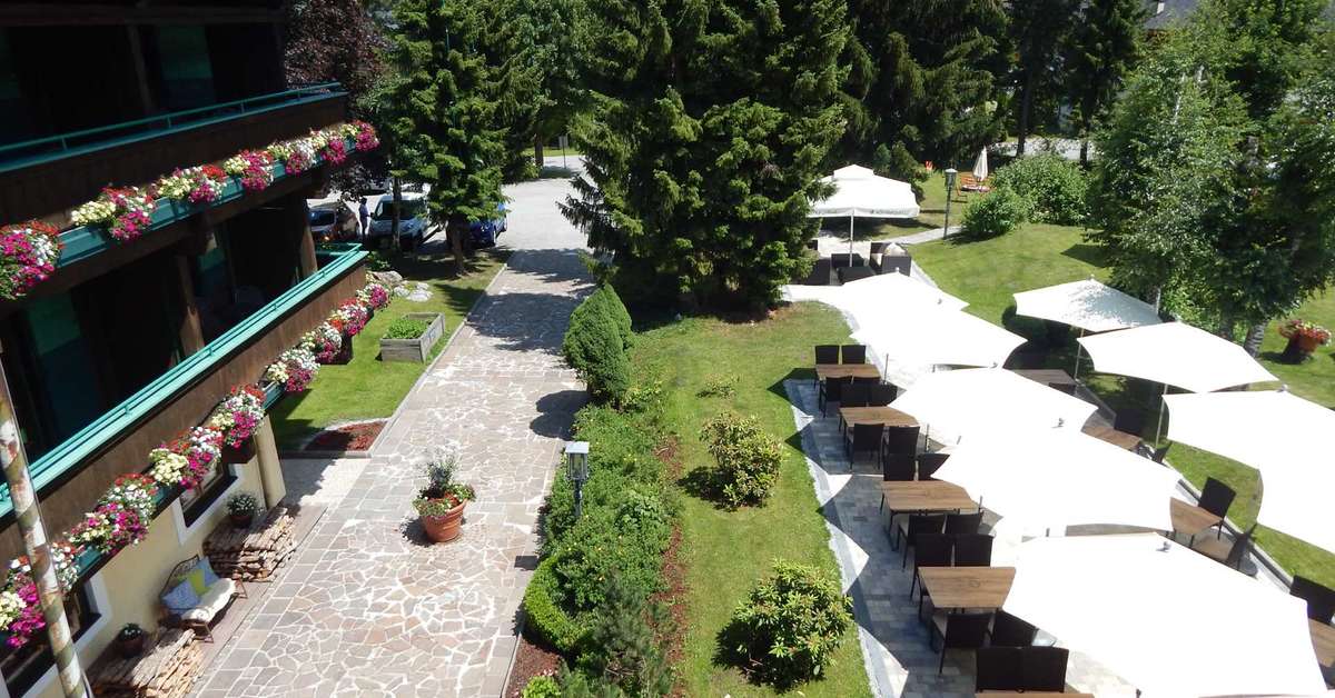 Een foto van het terras bij Hotel Unterhof