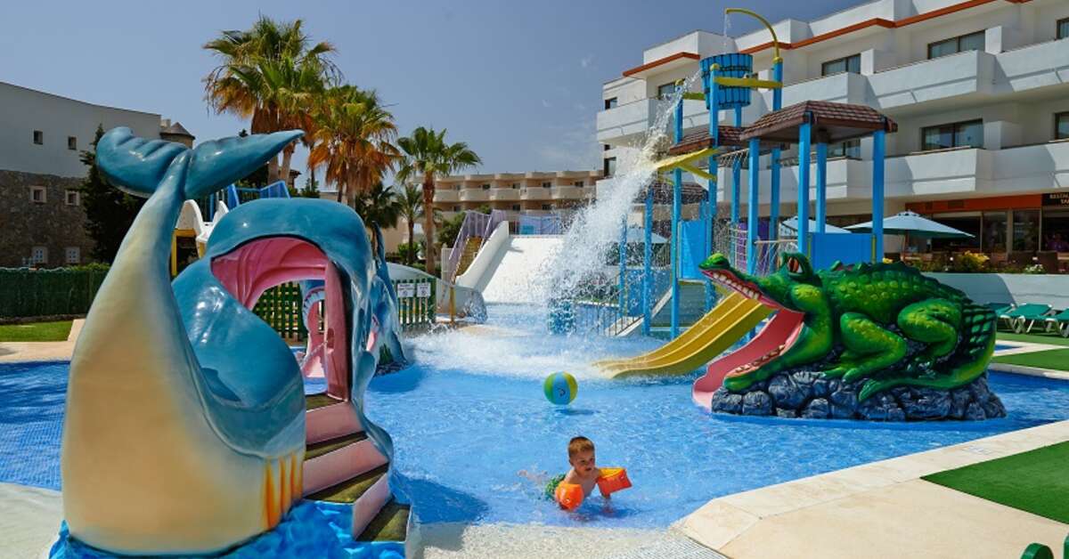 Een foto van het zwembad bij Grupotel Mallorca Mar