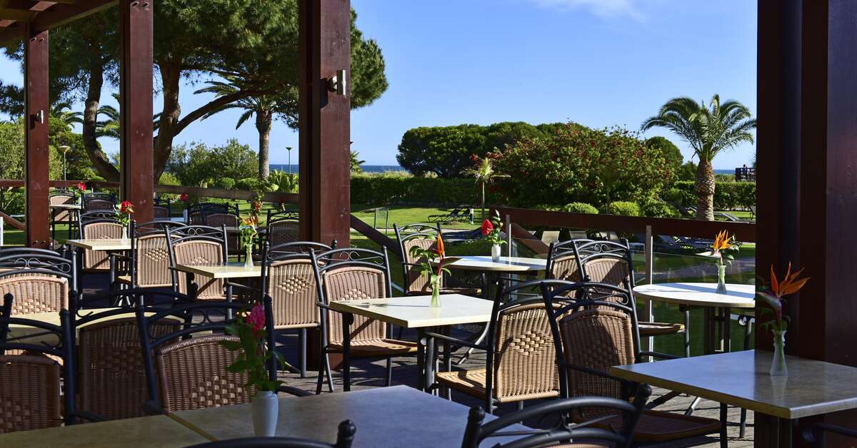 Ein Foto von der Terrasse im Pestana Dom Joao II