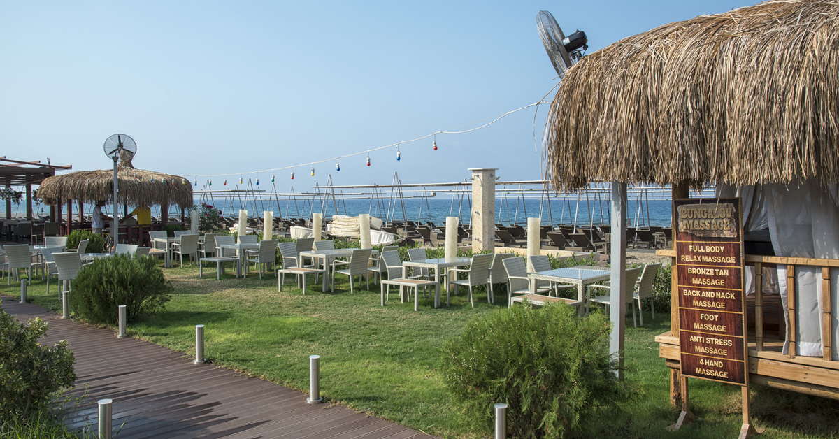 Een foto van het terras bij Hotel Michell & Spa