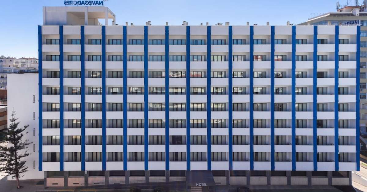 Een foto van de buitenkant van Hotel Navegadores