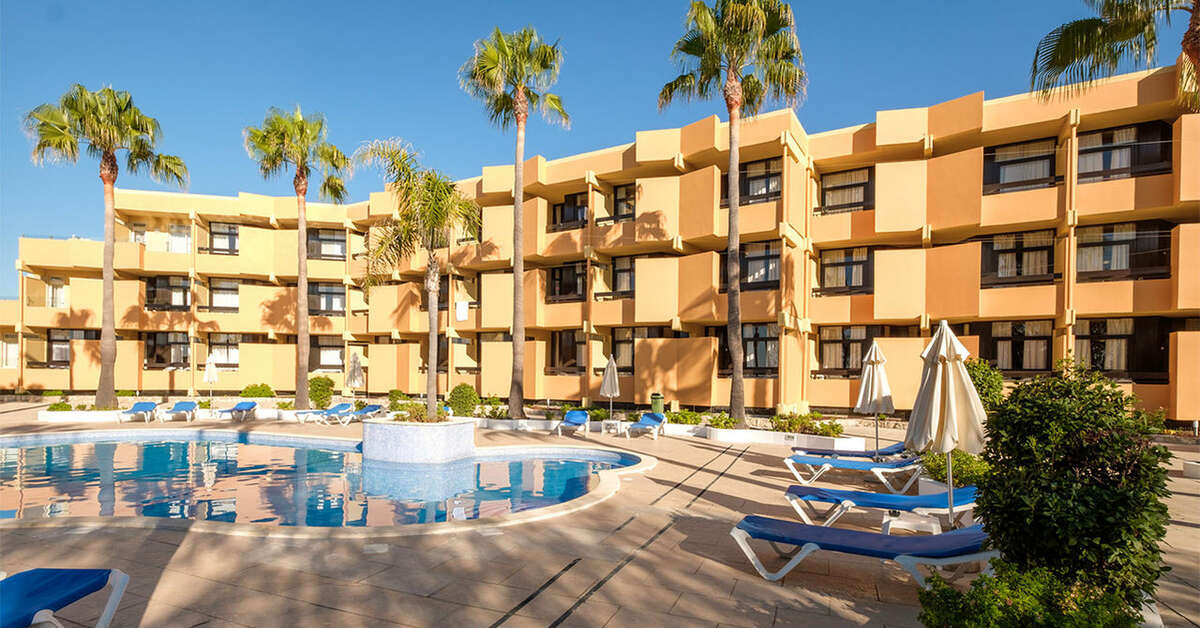 Een foto van het zwembad bij Auramar Beach Resort