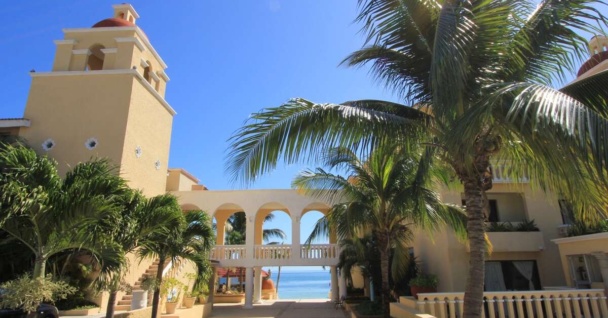 Een foto van de buitenkant van All Ritmo Cancun Resort & Waterpark