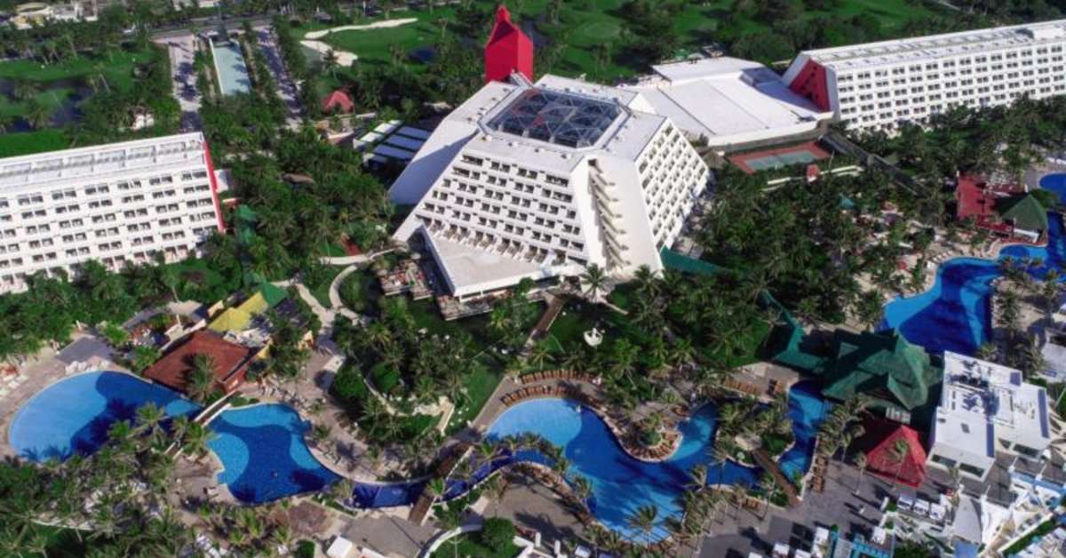 Een foto van The Pyramid At Grand Oasis