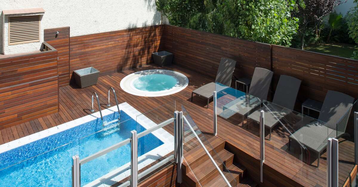 Ein Foto vom Pool im Catalonia Mikado