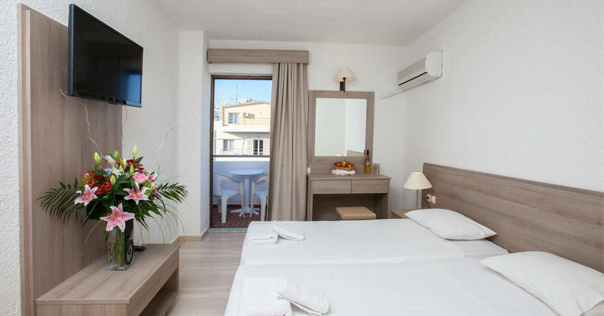 Een foto van een overzicht van Apollon Hotel