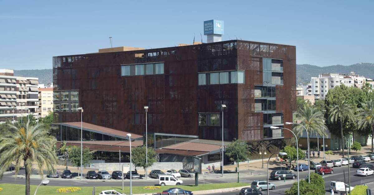 Een foto van de buitenkant van Eurostars Palace