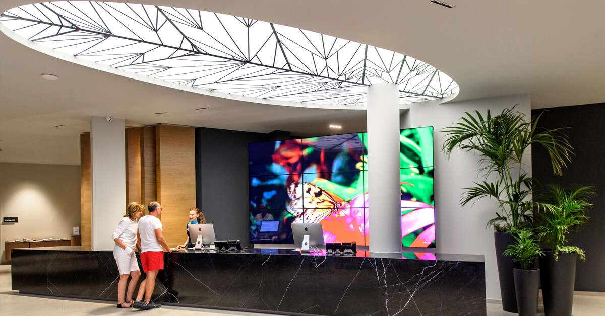 Een foto van het interieur van Akrathos Beach Hotel