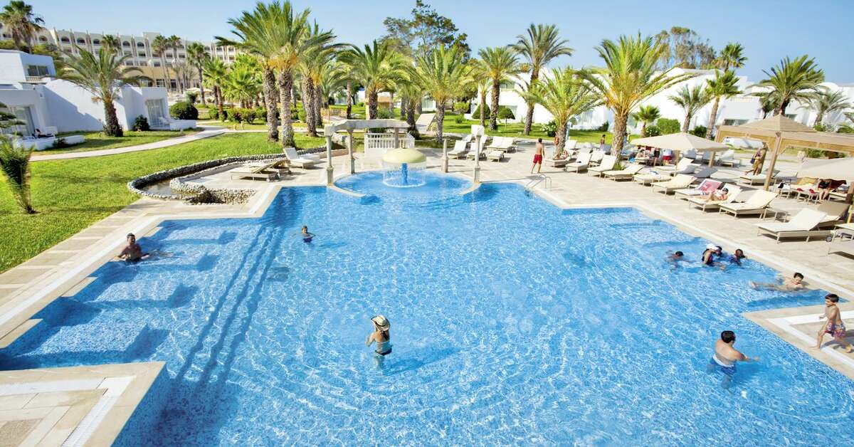Een foto van het zwembad bij Steigenberger Marhaba Thalasso Hammamet
