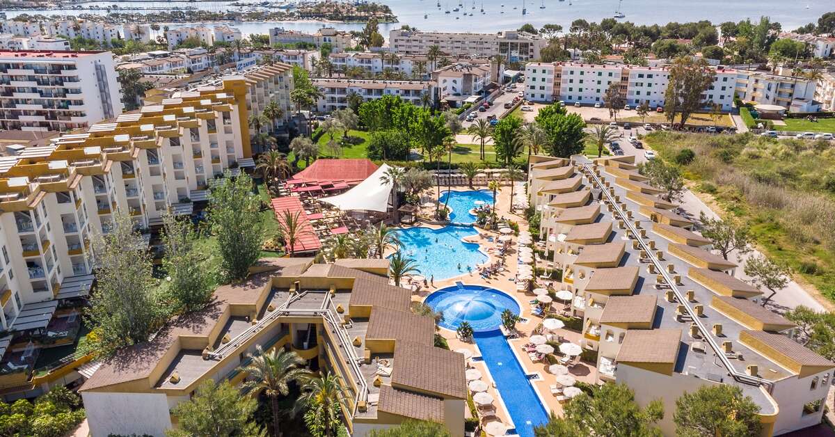 Een foto van een overzicht van Hotel Zafiro Tropic