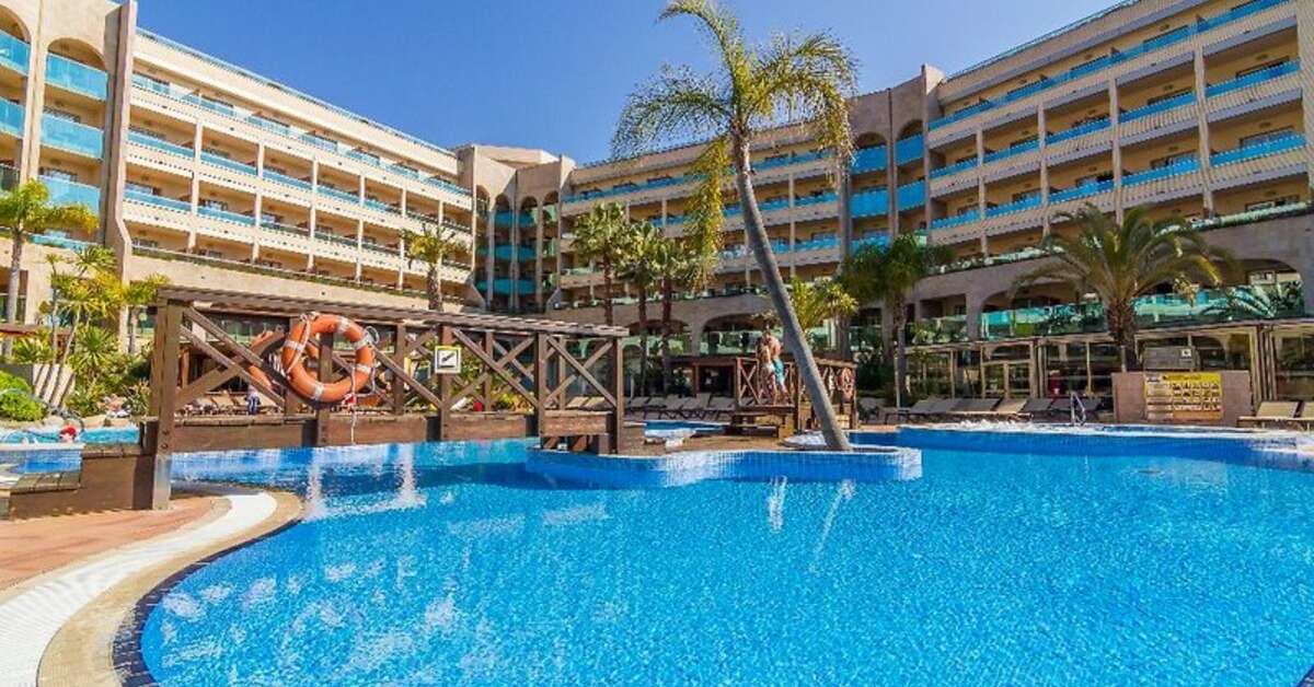 Een foto van het zwembad bij Golden Bahia de Tossa & Spa