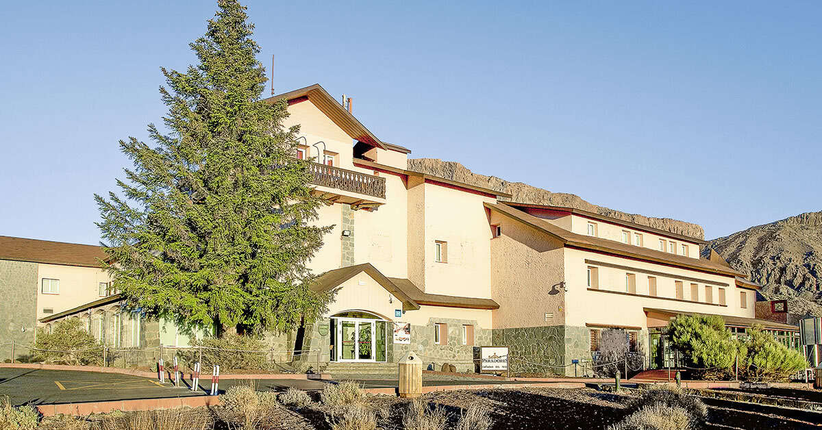 Een foto van de buitenkant van Parador de Las Canadas del Teide