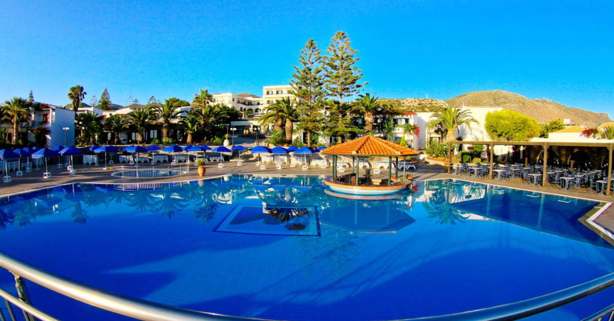 Een foto van het zwembad bij Nana Golden Beach