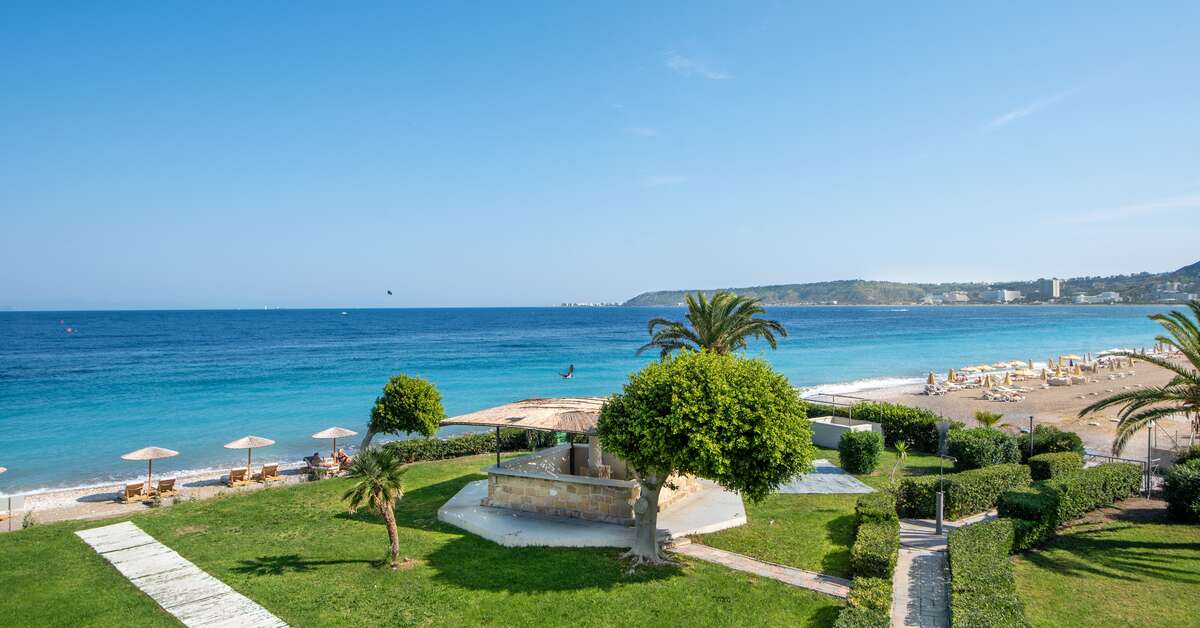 Ein Foto vom Strand beim Ixia Dream Beachfront Hotel