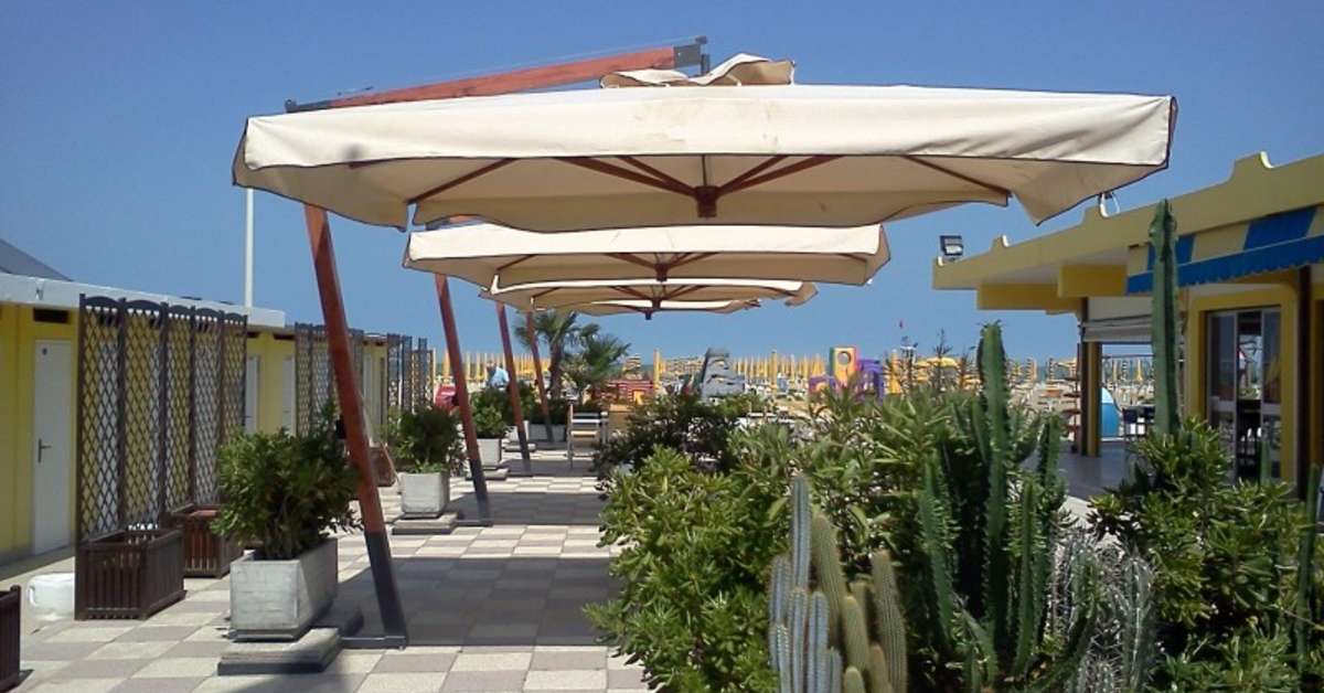 Een foto van het terras bij Club Hotel Dante