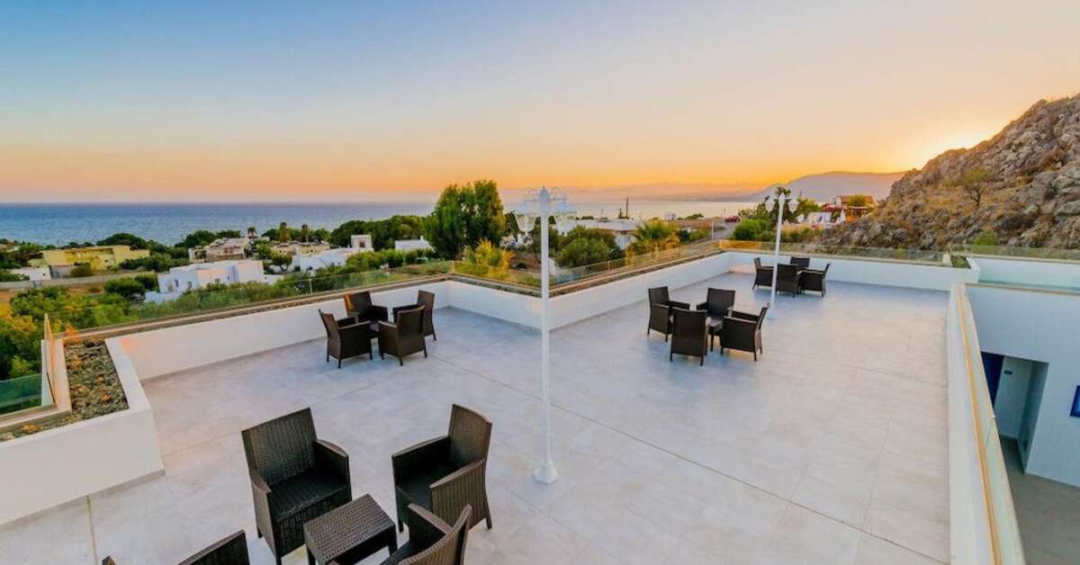 Een foto van het terras bij Eagles Nest Hotel