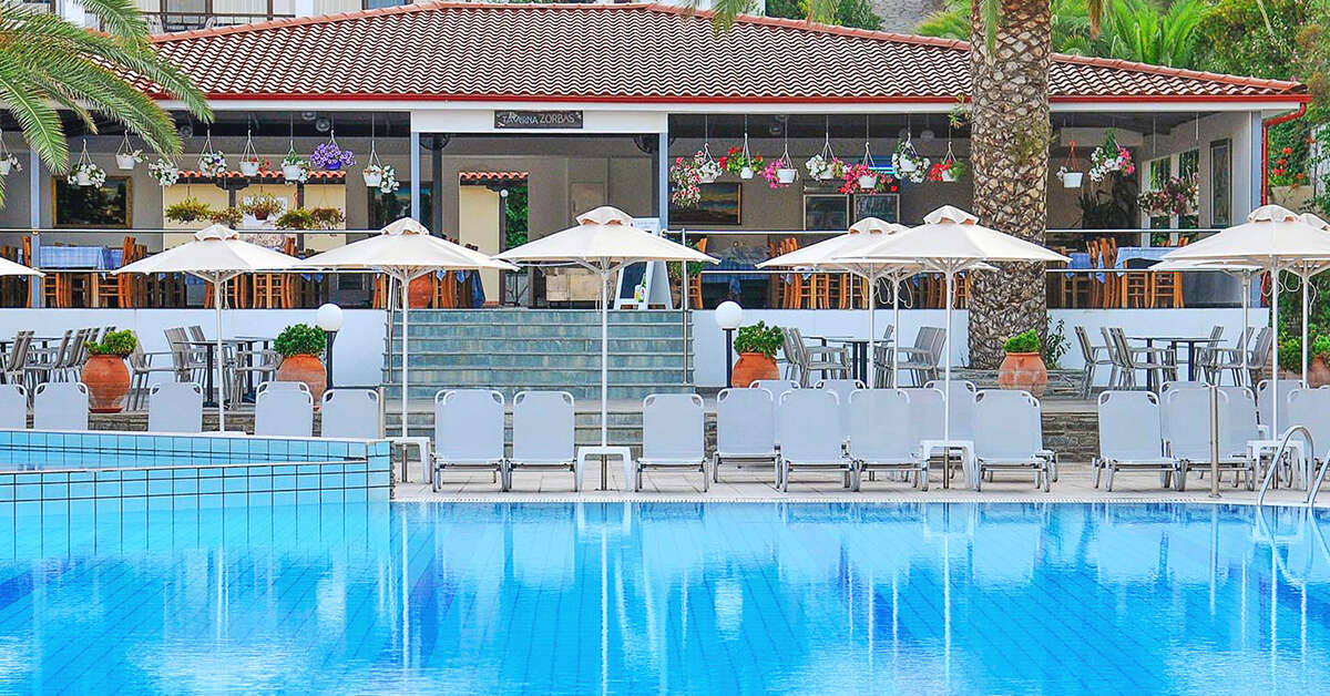 Een foto van het zwembad bij Aristoteles Holiday Resort & Spa