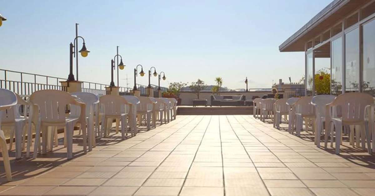 Een foto van het terras bij Hotel Lloret Santa Rosa
