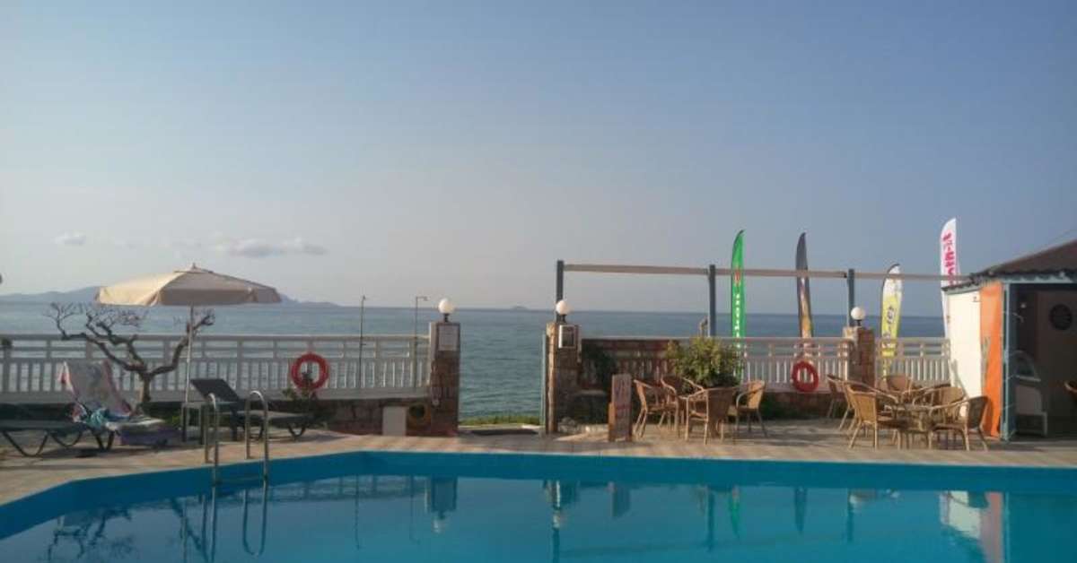 Een foto van het zwembad bij Sunset Beach Hotel