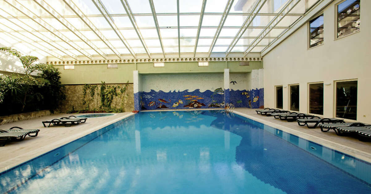 Ein Foto vom Pool im Sural Resort