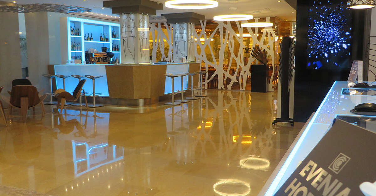 Ein Foto vom Innenbereich im Hotel Evenia Rossello