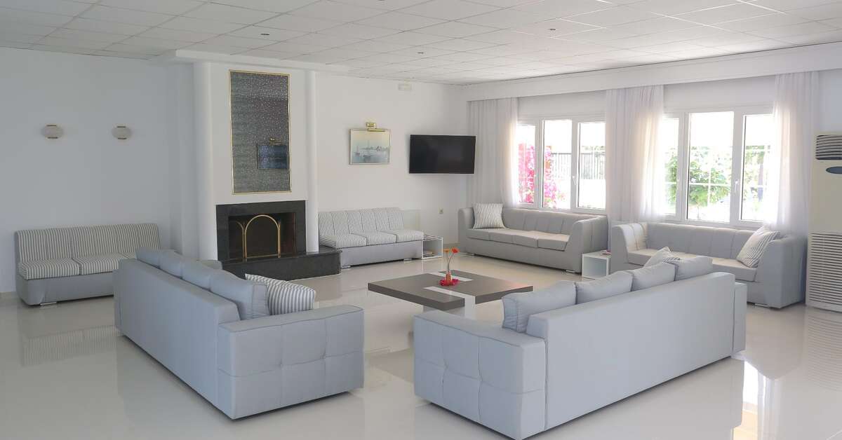Een foto van het interieur van Hilltop Hotel