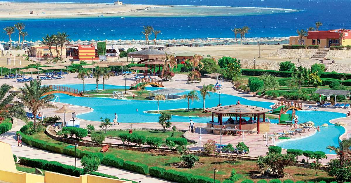 Een foto van het zwembad bij Malikia Resort Abu Dabbab