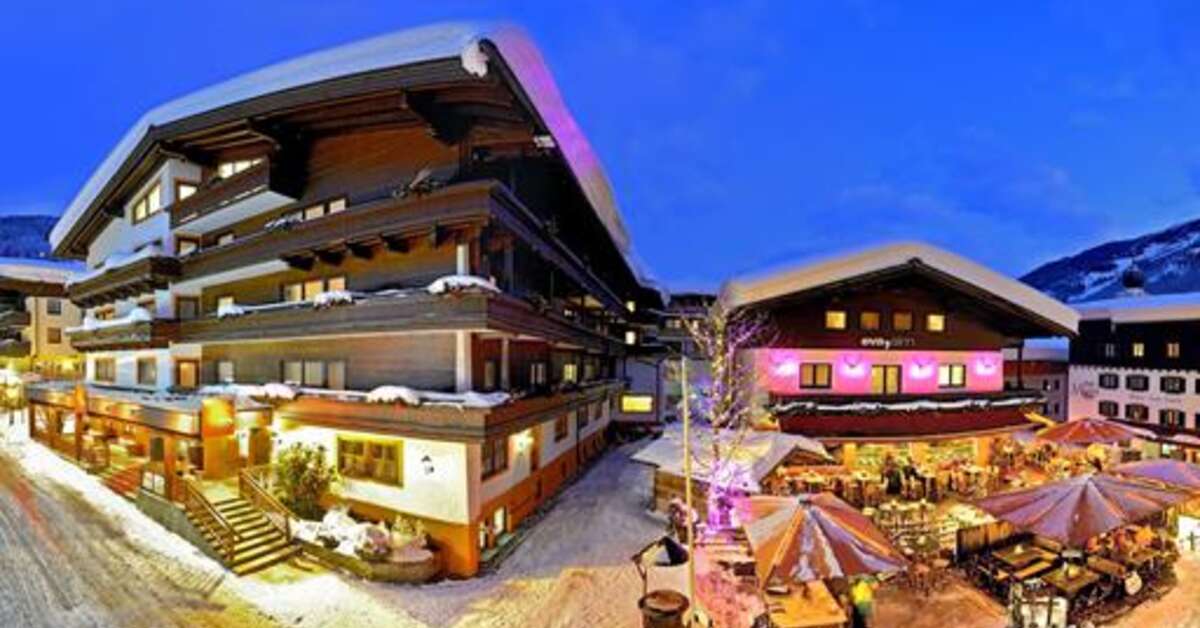 Ein Foto von der Außenansicht des Hotel Eva Village