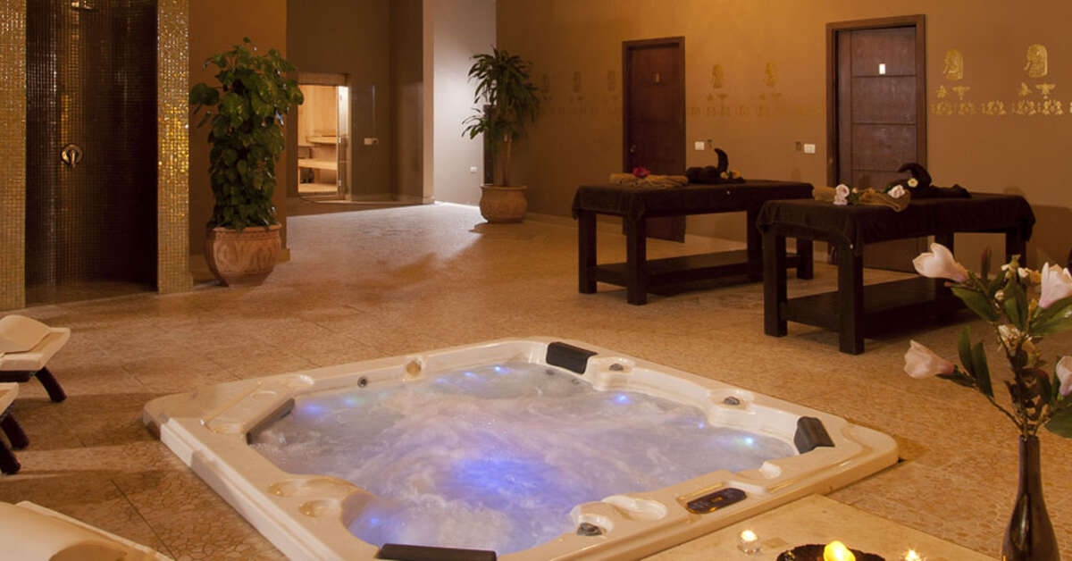Een foto van Romance Regency Club