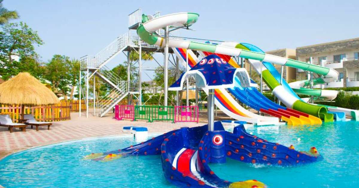 Ein Foto vom Pool im Sunrise Alma Bay Resort