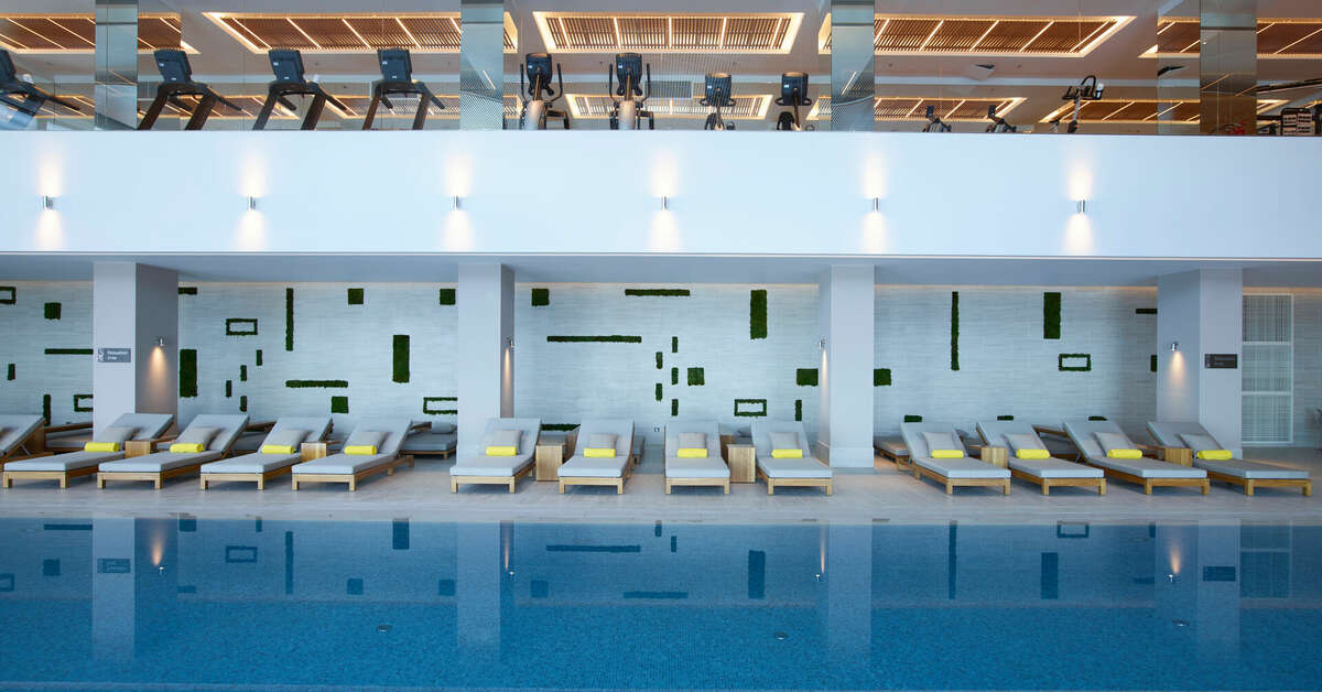 Een foto van het zwembad bij Angsana Corfu Resort & Spa