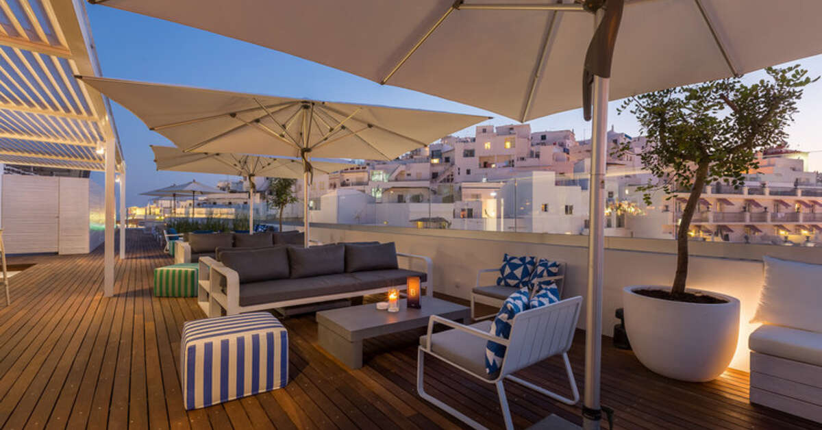 Een foto van het terras bij Hotel Baltum