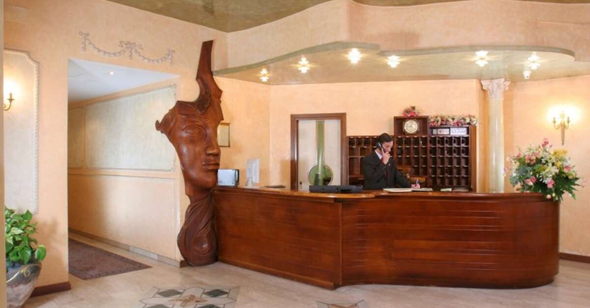 Een foto van het interieur van Hotel Villa Rosa