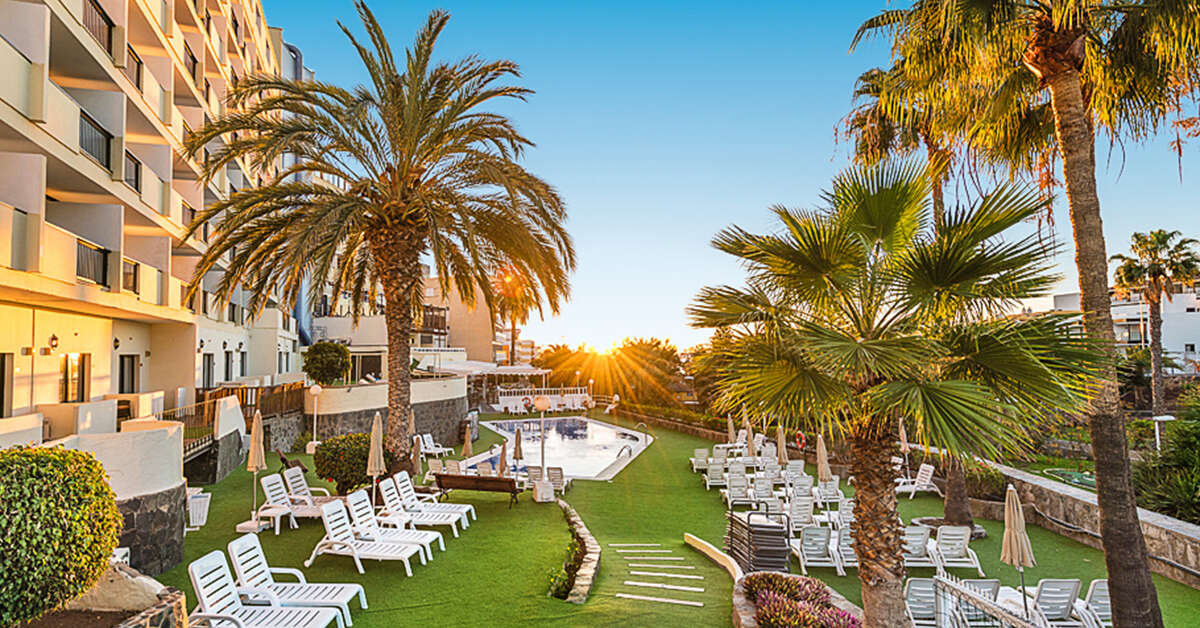 Een foto van het terras bij Hotel New Folias