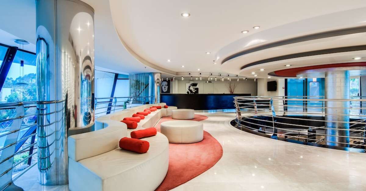 Een foto van het interieur van Senator Banus Spa Hotel