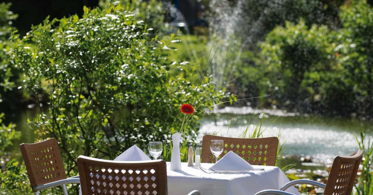 Een foto van het terras bij Wyndham Garden Wismar