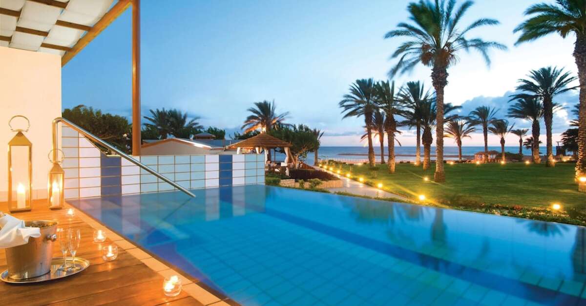 Een foto van het zwembad bij Constantinou Bros Asimina Suites Hotel