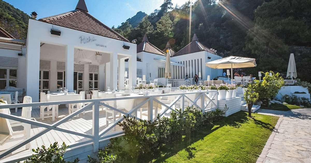 Een foto van de buitenkant van Hillside Beach Club