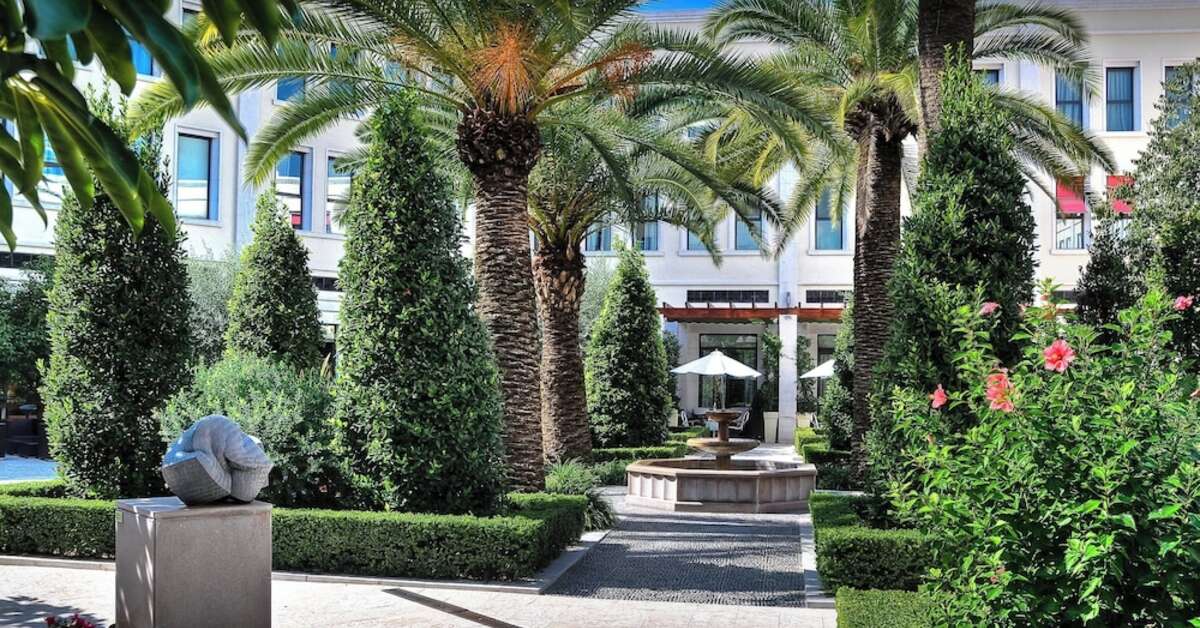 Een foto van het terras bij The Westin Valencia